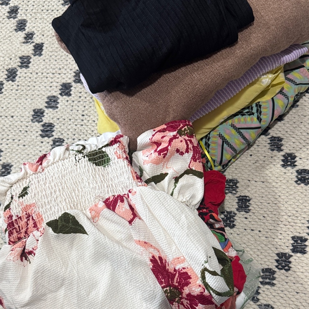 Sold 🔺 Women’s Mystery Bundle Dresses Size L